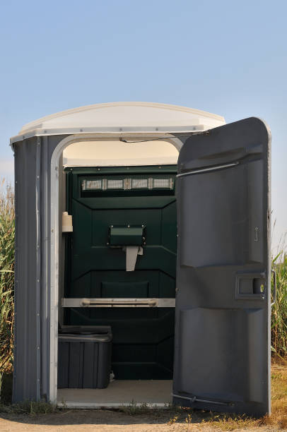 Best Luxury portable toilet rental  in Tampa, FL